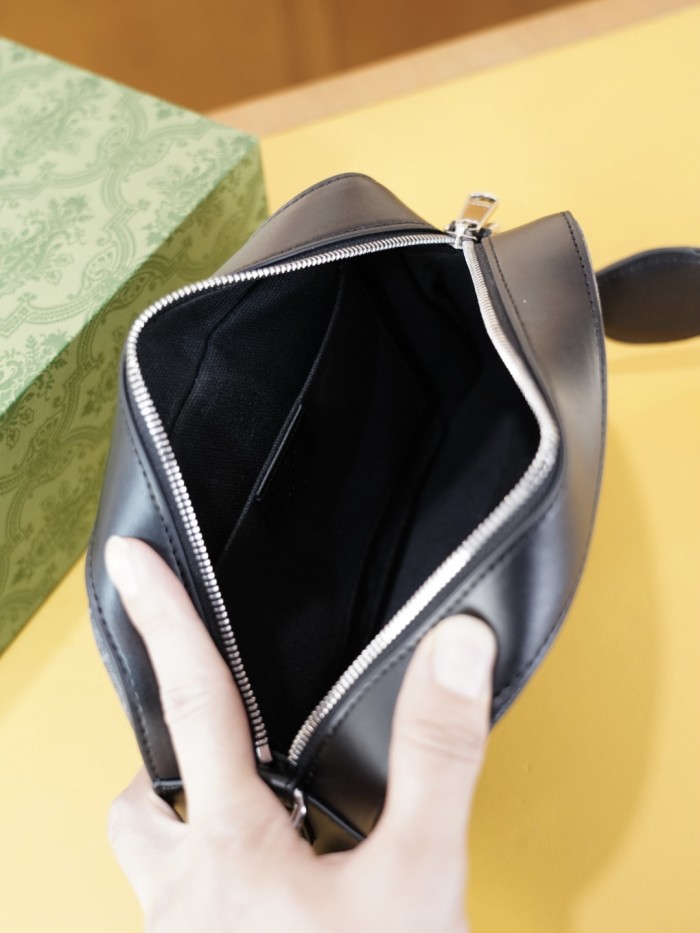 入手困難！グッチ ショルダーバッグ 偽物