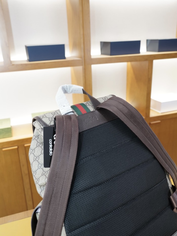 日本未入荷 グッチ バックパック 偽物