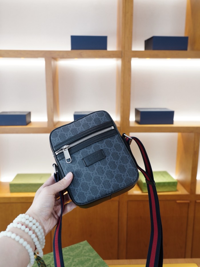 超希少！グッチ ショルダーバッグ 偽物