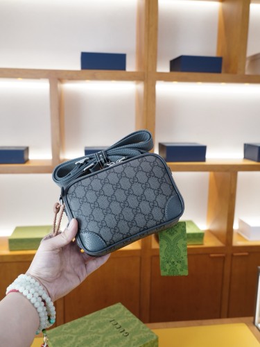 お洒落 グッチ ショルダーバッグ 偽物