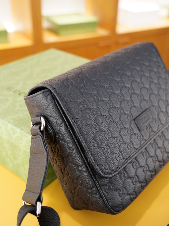 入手困難品！グッチ ショルダーバッグ 偽物
