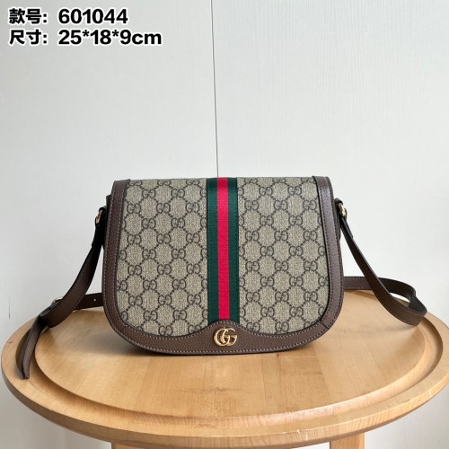 【即発】★ グッチ ショルダーバッグ 偽物