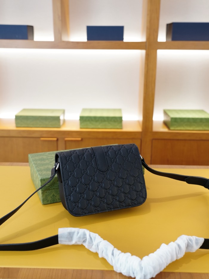 新色登場☆ グッチ ショルダーバッグ スーパーコピー