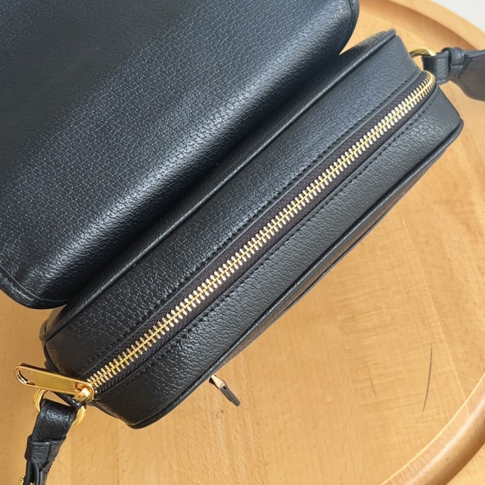 注目アイテム☆ グッチ ショルダーバッグ コピー