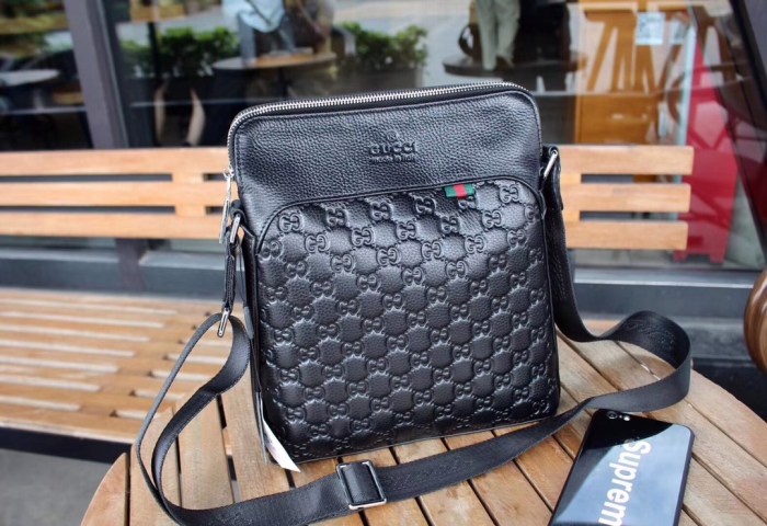 新色登場☆ グッチ ショルダーバッグ スーパーコピー