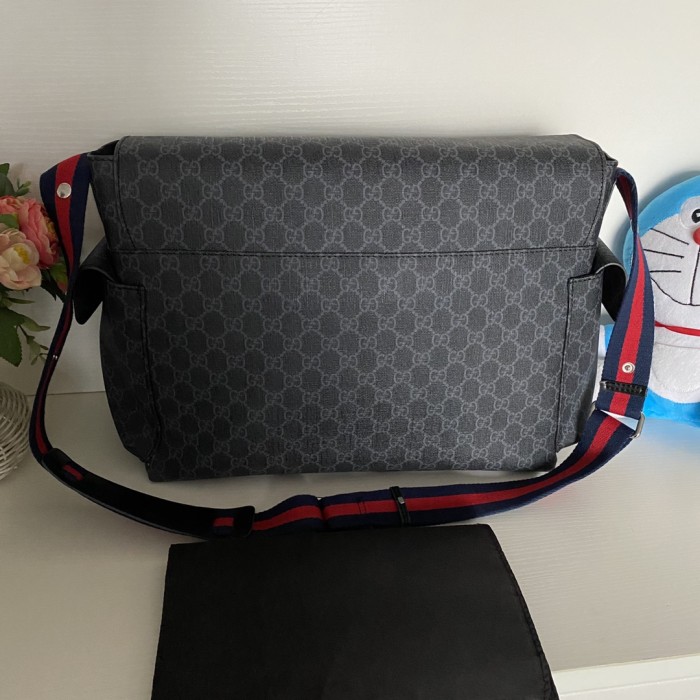 日本未入荷 グッチ ショルダーバッグ 偽物