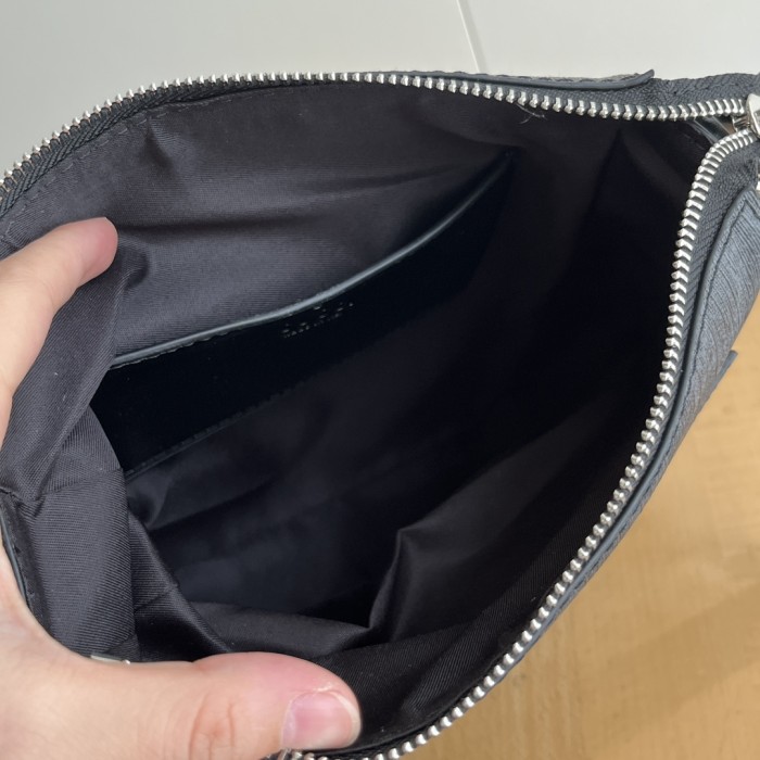 入手困難！グッチ ショルダーバッグ 偽物