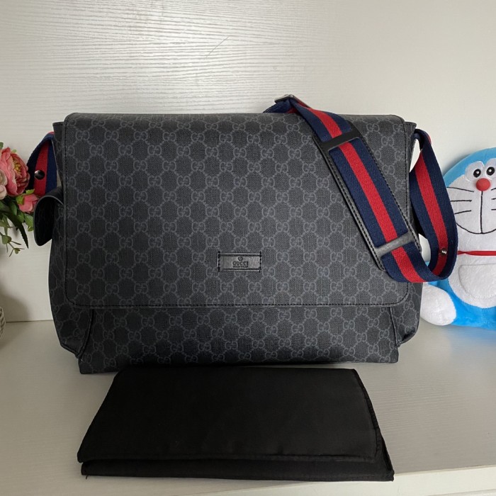 日本未入荷 グッチ ショルダーバッグ 偽物
