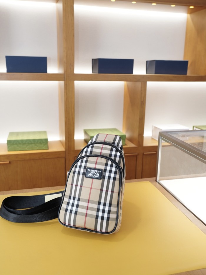 完売必至 バーバリー ボディバッグ 偽物