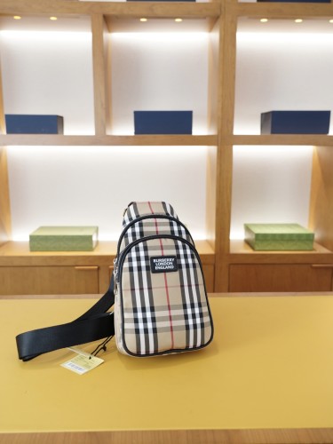 完売必至 バーバリー ボディバッグ 偽物