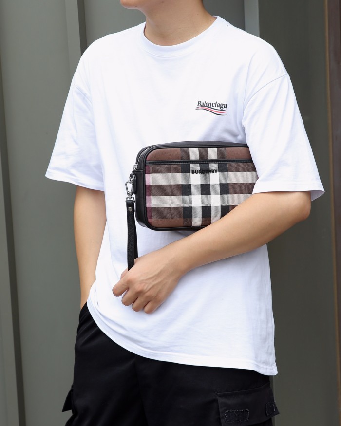 定番人気！ バーバリー ショルダーバッグ 偽物
