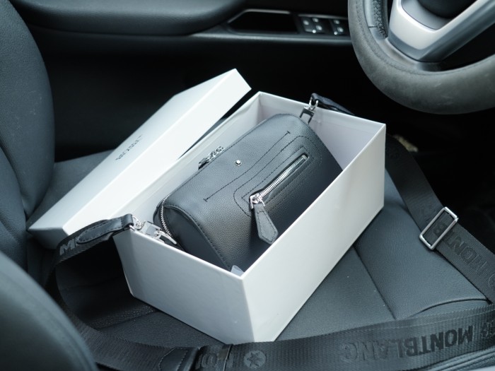 目を惹くカラー モンブラン ショルダーバッグ 偽物
