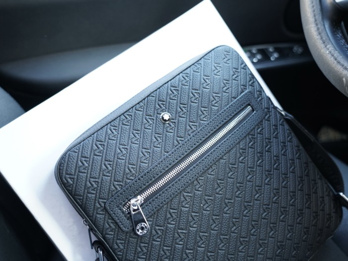 日本未入荷 モンブラン ショルダーバッグ 偽物