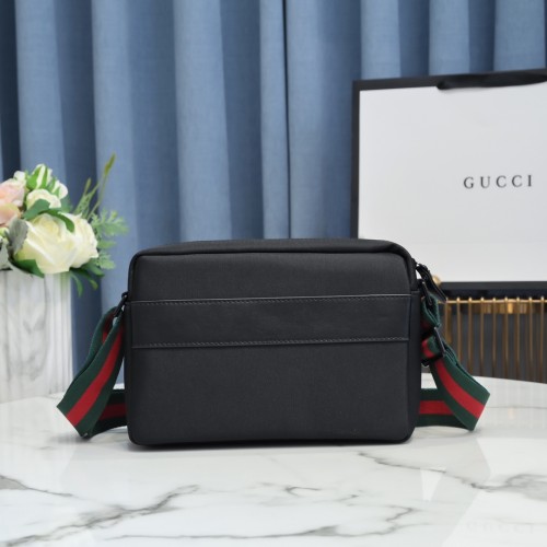 日本未入荷 グッチ ショルダーバッグ 偽物