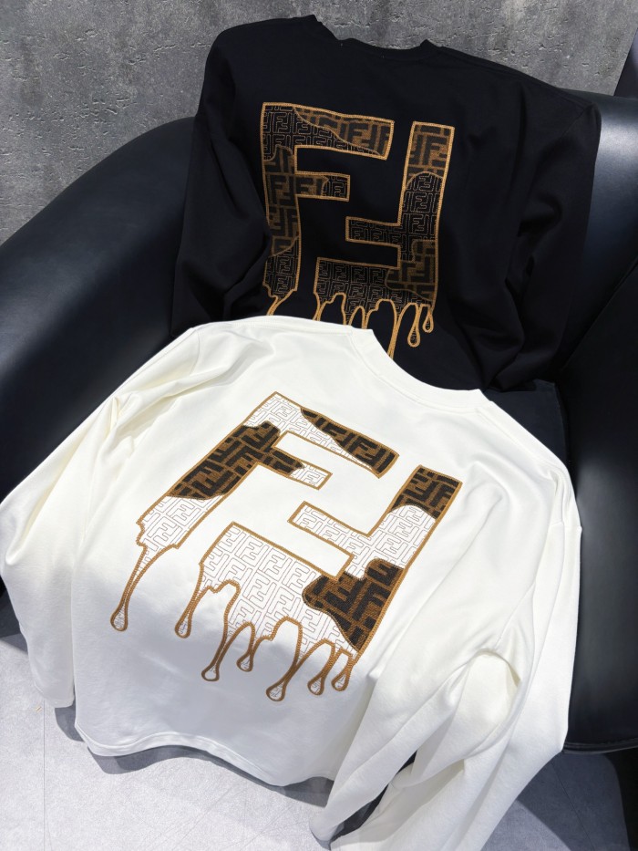 注目度抜群！2027 フェンディ 新作 長袖Tシャツ コピー  2色