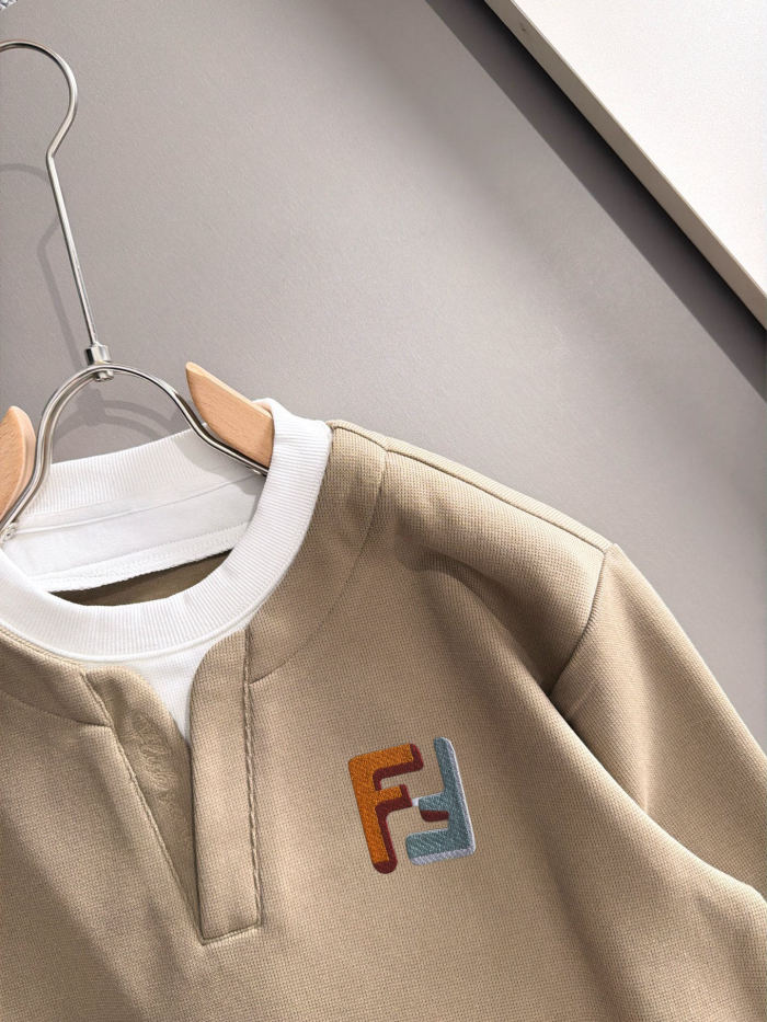 新色登場☆  2027 フェンディ 新作 パーカー スーパーコピー