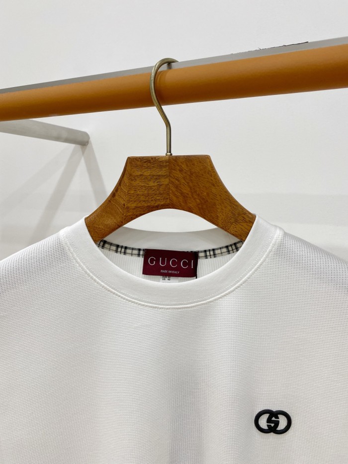 使い勝手良 2027 グッチ 新作 長袖Tシャツ 偽物