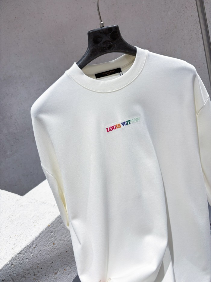 一目惚れ♪ 2027 ルイヴィトン 新作 長袖Tシャツ 偽物 2色