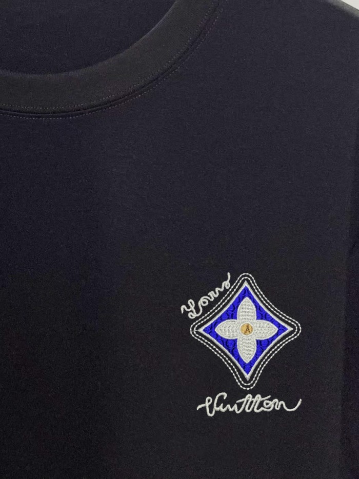 送料込 2027 ルイヴィトン 新作 長袖Tシャツ スーパーコピー