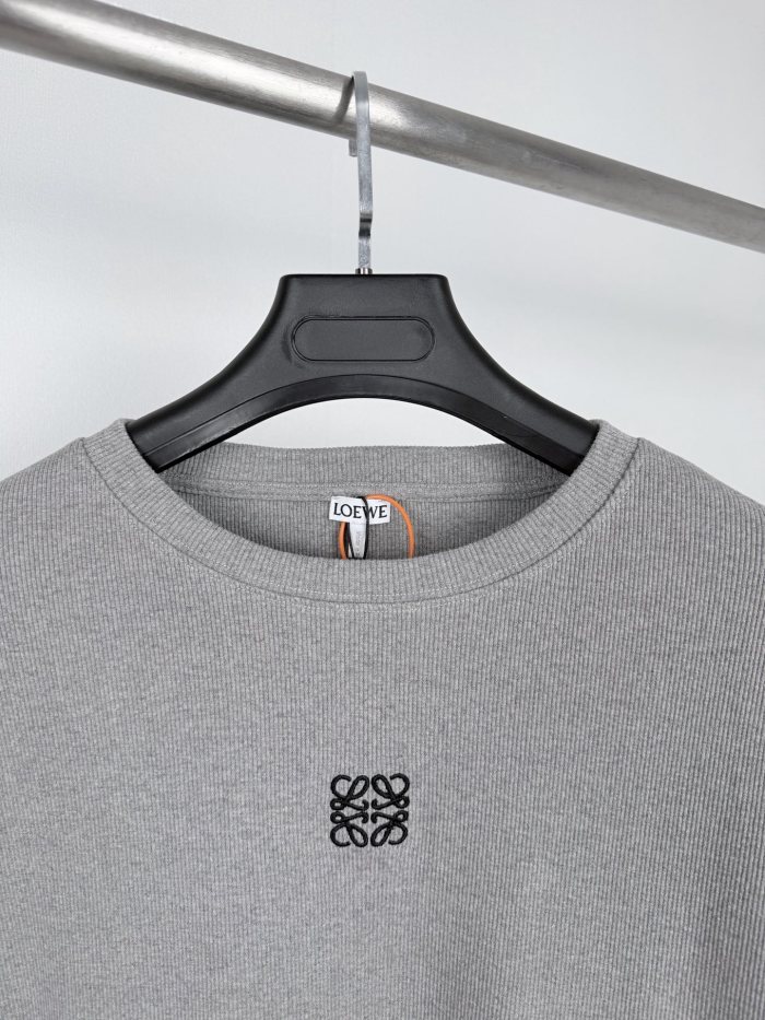 使い勝手良 2027 ロエベ 新作 長袖Tシャツ スーパーコピー