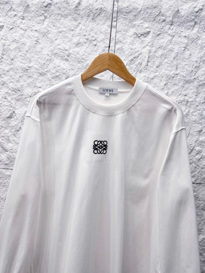 送料込 2027 ロエベ 新作 長袖Tシャツ 偽物