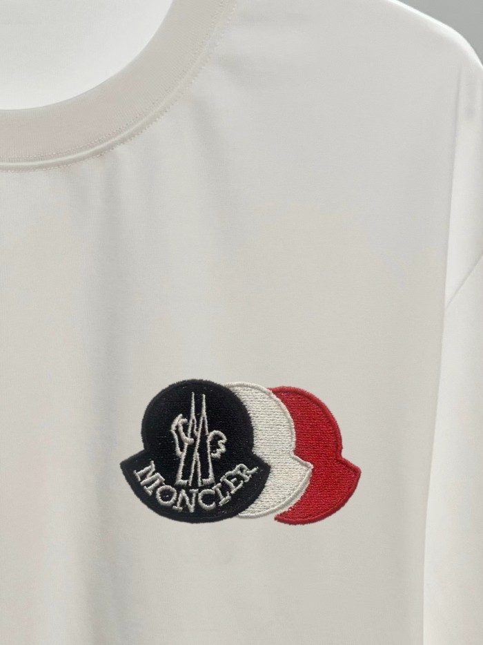 超希少！2027 モンクレール 新作 長袖Tシャツ 偽物