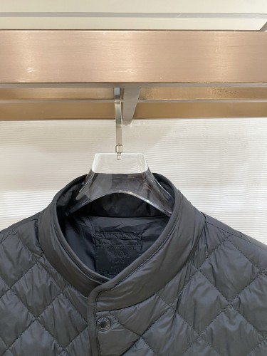 おすすめ 2027 プラダ 新作 ダウンジャケット スーパーコピー