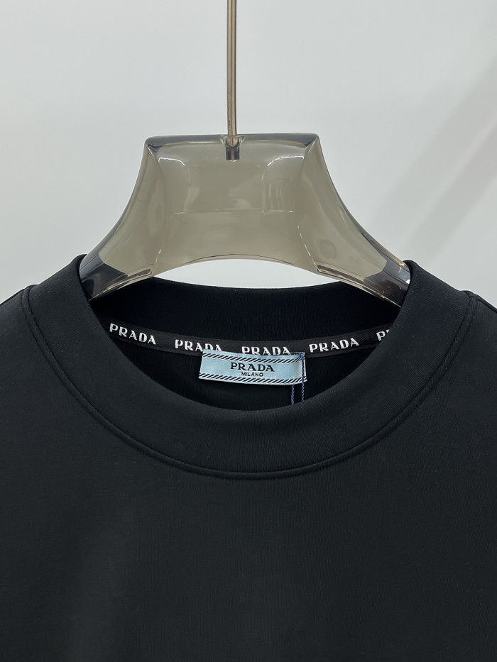 日本未入荷 2027 プラダ 新作 長袖Tシャツ 偽物