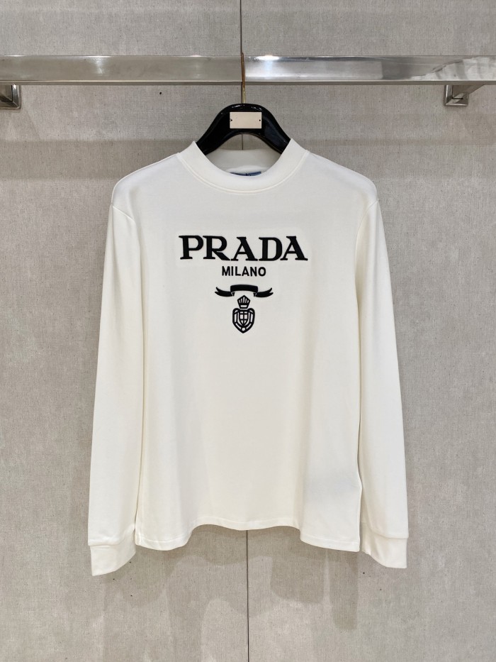 使い勝手良し 2027 プラダ 新作 長袖Tシャツ 偽物