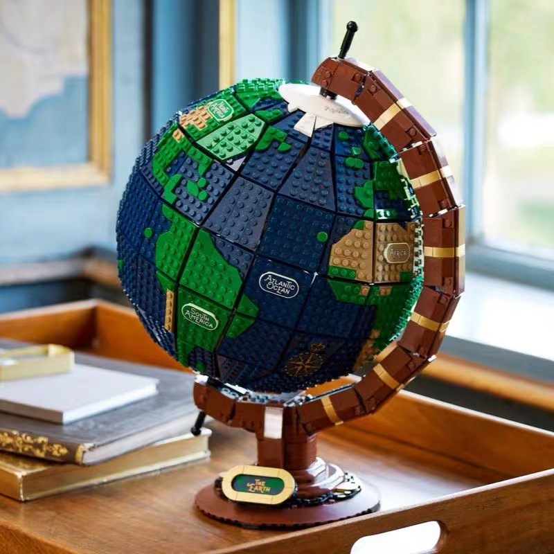 Mork 031001 Earth Globe