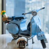 Vespa 125 scooter