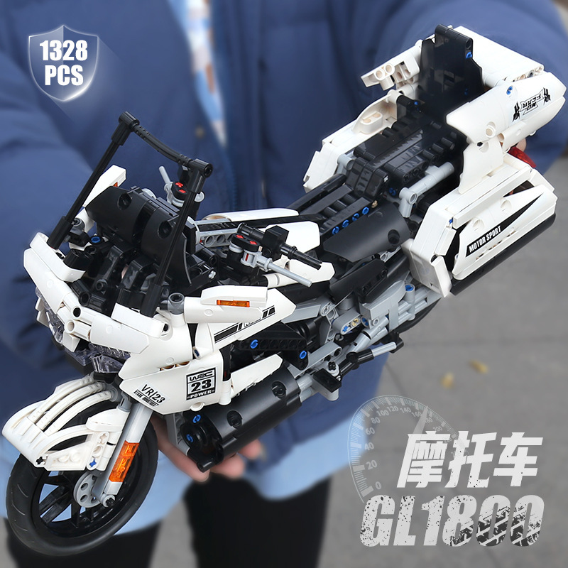 Mould King 23001 Honda Gold Wing GL1800 (1:7)