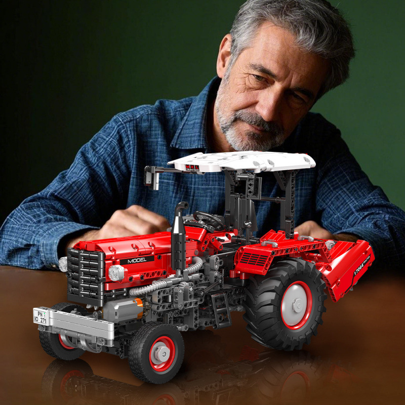 MouldKing 17064 Agricultural Tractor