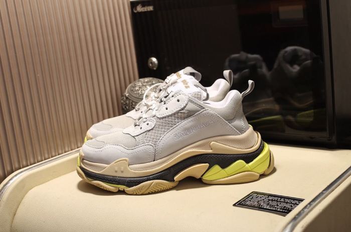 Balenciaga Mens Shoes Breathable Design Sneakers Luxury Brand Triple S Sneaker