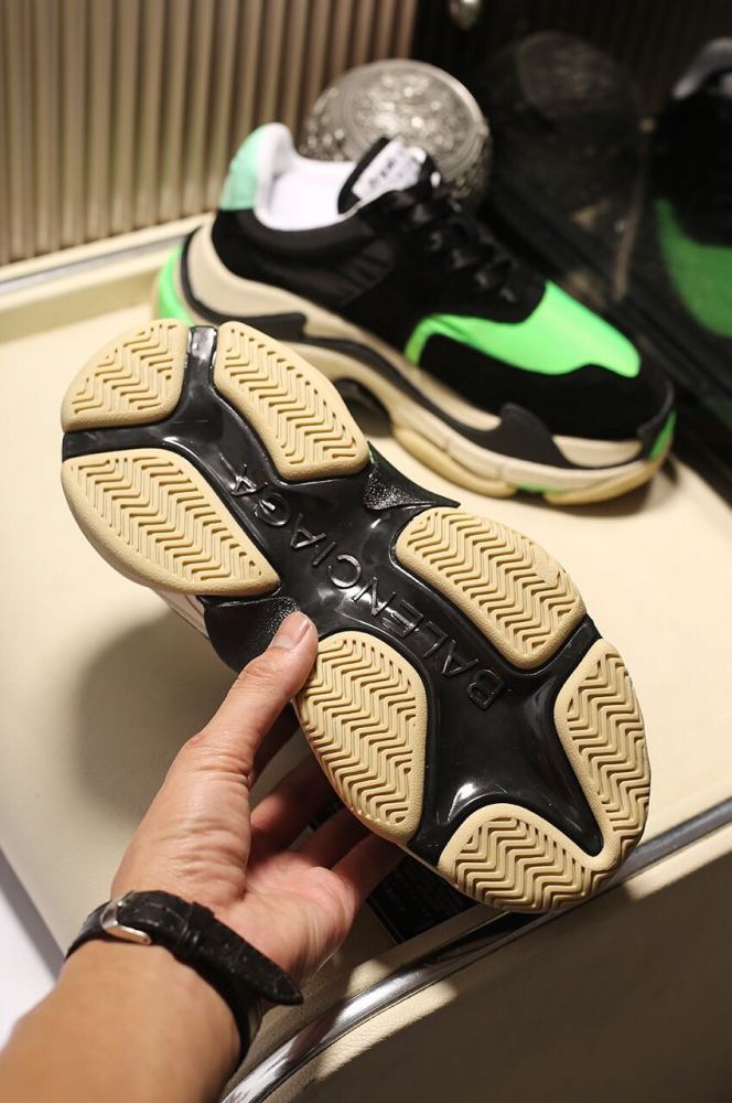 Balenciaga Mens Shoes Breathable Design Sneakers Luxury Brand Triple S Sneaker