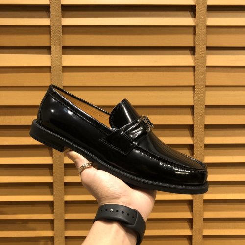 Louis Vuitton Men Shoes