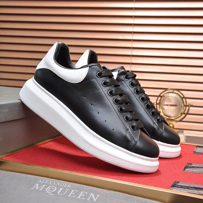 Alexander McQueen Men Shoes Fashion Design Luxury Brand Oversized Sneaker 553680WHGP51070