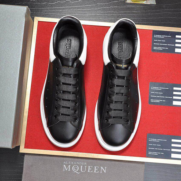 Alexander McQueen Men Shoes Fashion Design Luxury Brand Oversized Sneaker 553680WHGP51070
