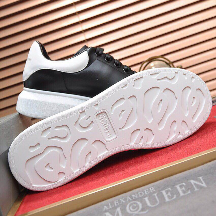 Alexander McQueen Men Shoes Fashion Design Luxury Brand Oversized Sneaker 553680WHGP51070