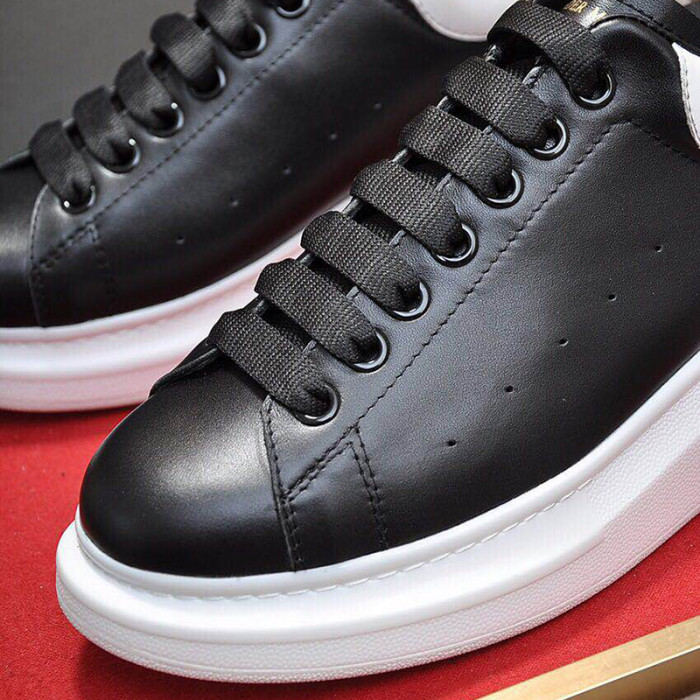 Alexander McQueen Men Shoes Fashion Design Luxury Brand Oversized Sneaker 553680WHGP51070