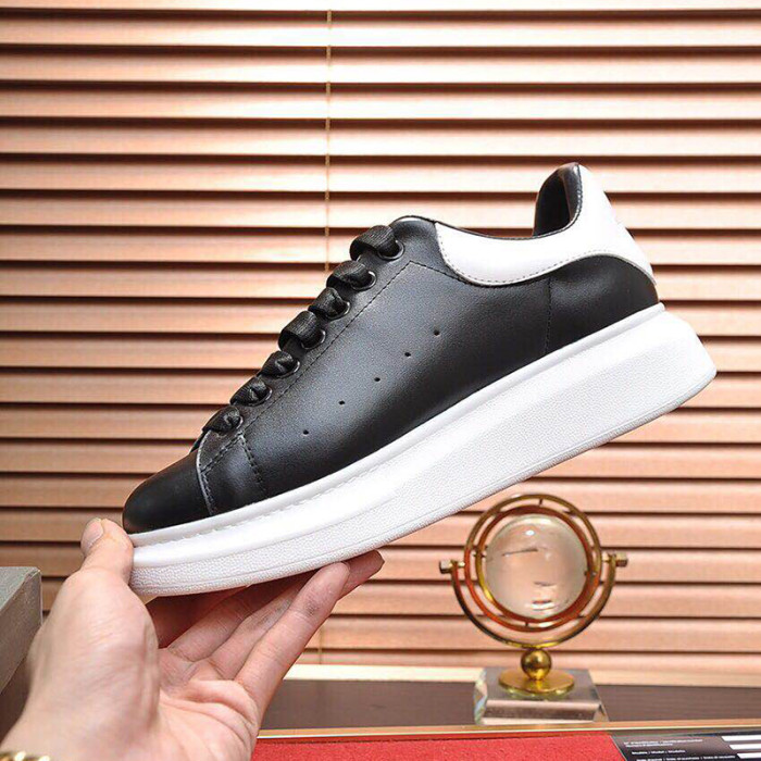Alexander McQueen Men Shoes Fashion Design Luxury Brand Oversized Sneaker 553680WHGP51070