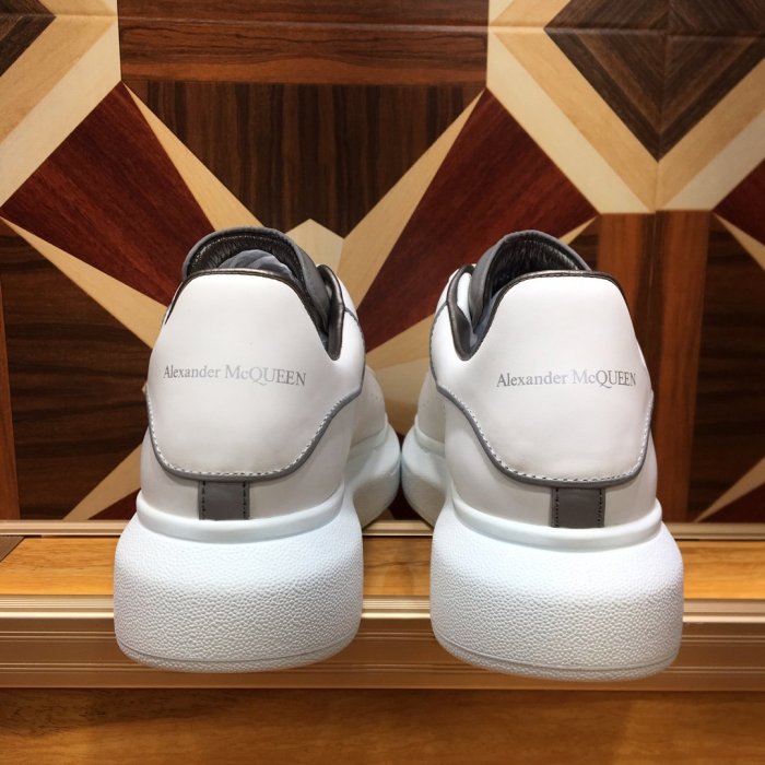 Alexander McQueen Men Shoes Fashion Design Luxury Brand Oversized Sneaker Reflectable