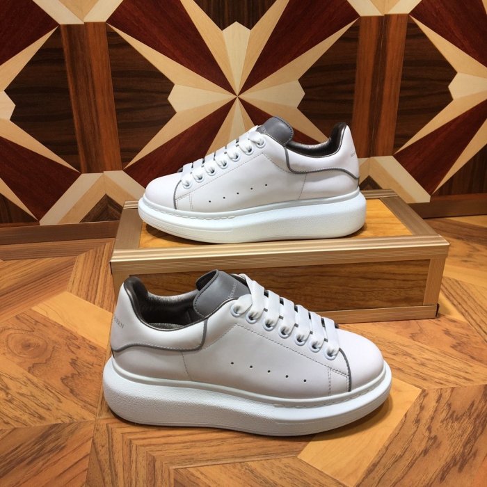 Alexander McQueen Men Shoes Fashion Design Luxury Brand Oversized Sneaker Reflectable