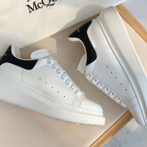 Alexander McQueen Men Shoes Fashion Design Luxury Brand Oversized Sneaker