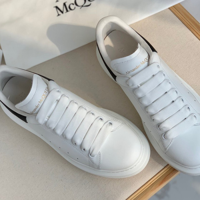 Alexander McQueen Men Shoes Fashion Design Luxury Brand Oversized Sneaker