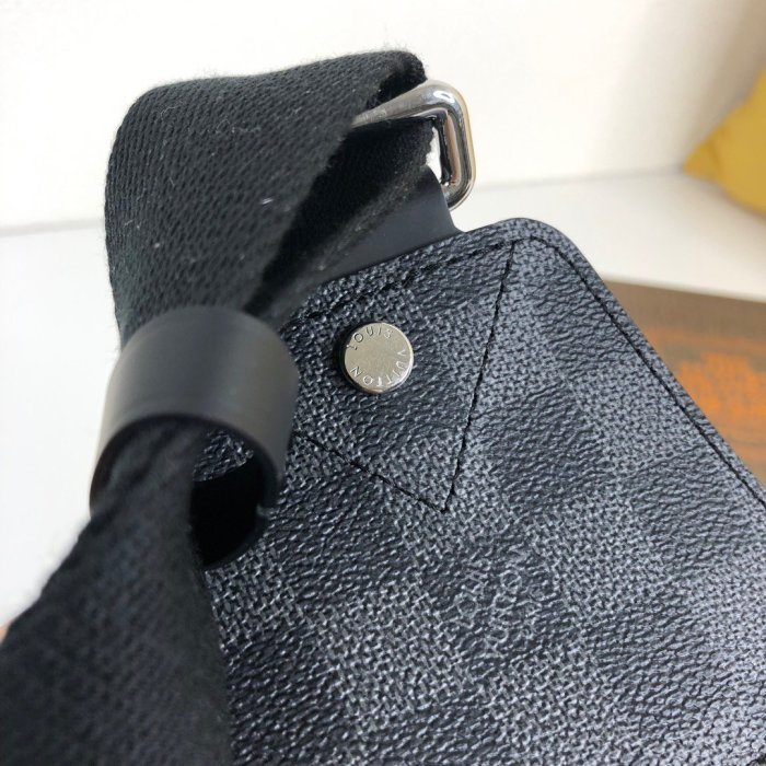 Louis Vuitton Mens Bags Luxury Brand Fashion Type Avenue Sling Bag N40303