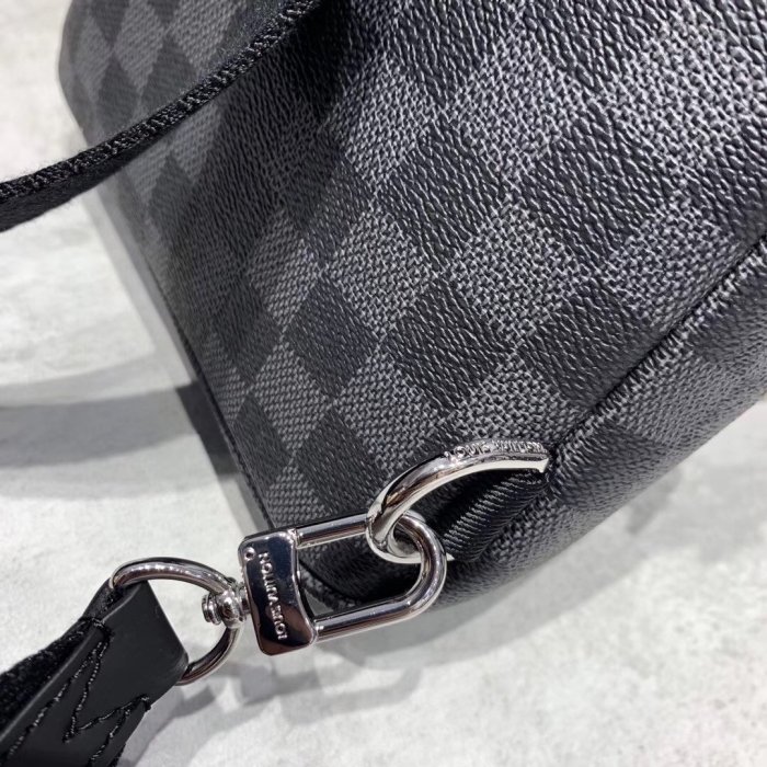 Louis Vuitton Mens Bags Luxury Brand Fashion Type Avenue Sling Bag N40273