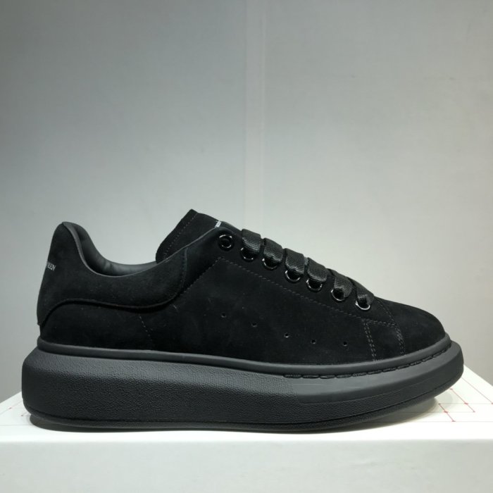 Alexander McQueen Men Shoes Fashion Design Luxury Brand Oversized Sneaker 553761WHV671000