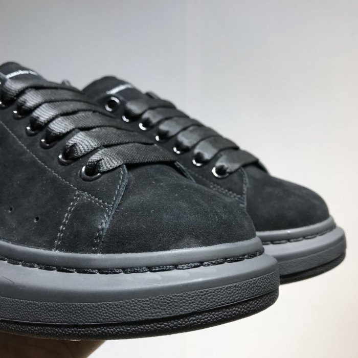 Alexander McQueen Men Shoes Fashion Design Luxury Brand Oversized Sneaker 553761WHV671000