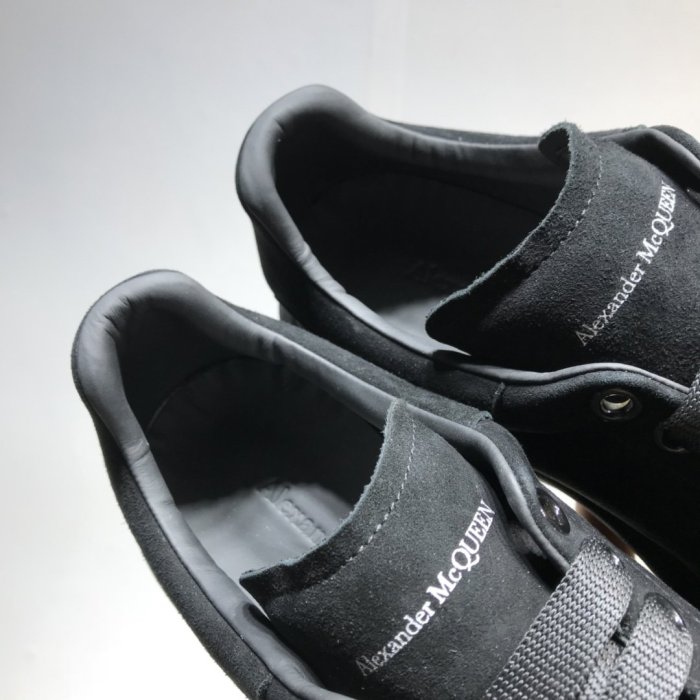 Alexander McQueen Men Shoes Fashion Design Luxury Brand Oversized Sneaker 553761WHV671000